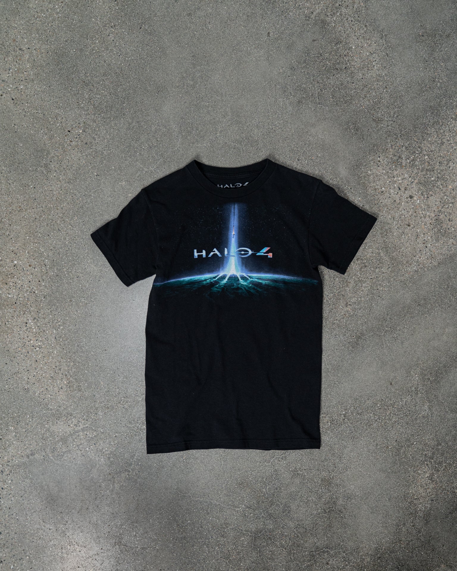 Vintage Halo 4 Tee – S - Milhouse Ltd Premium Gaming Product - Gifts for Gamers - Elevate your Gaming Setup