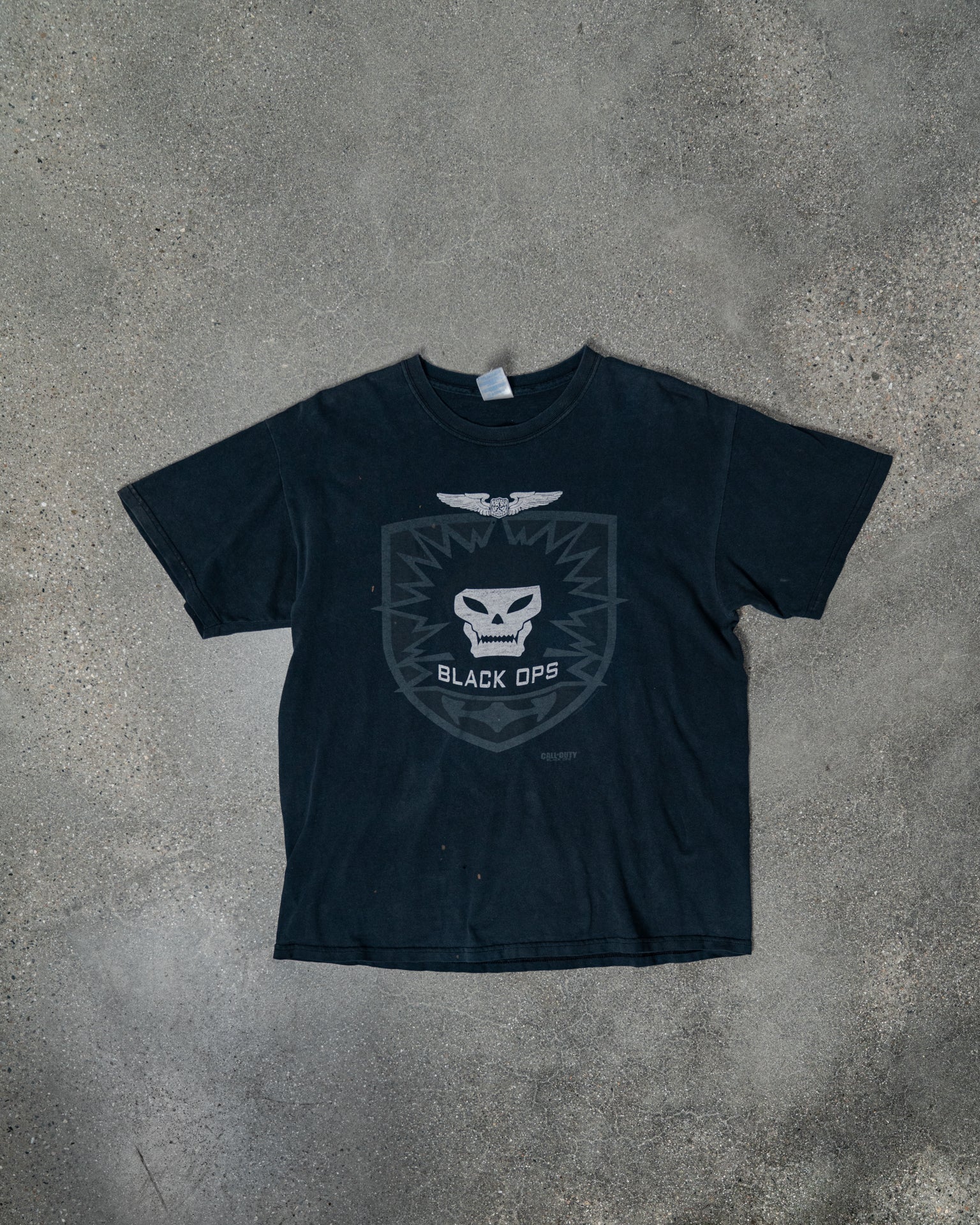 Vintage Call Of Duty Black Ops Tee – L (Runs Medium) - Milhouse Ltd Premium Gaming Product - Gifts for Gamers - Elevate your Gaming Setup