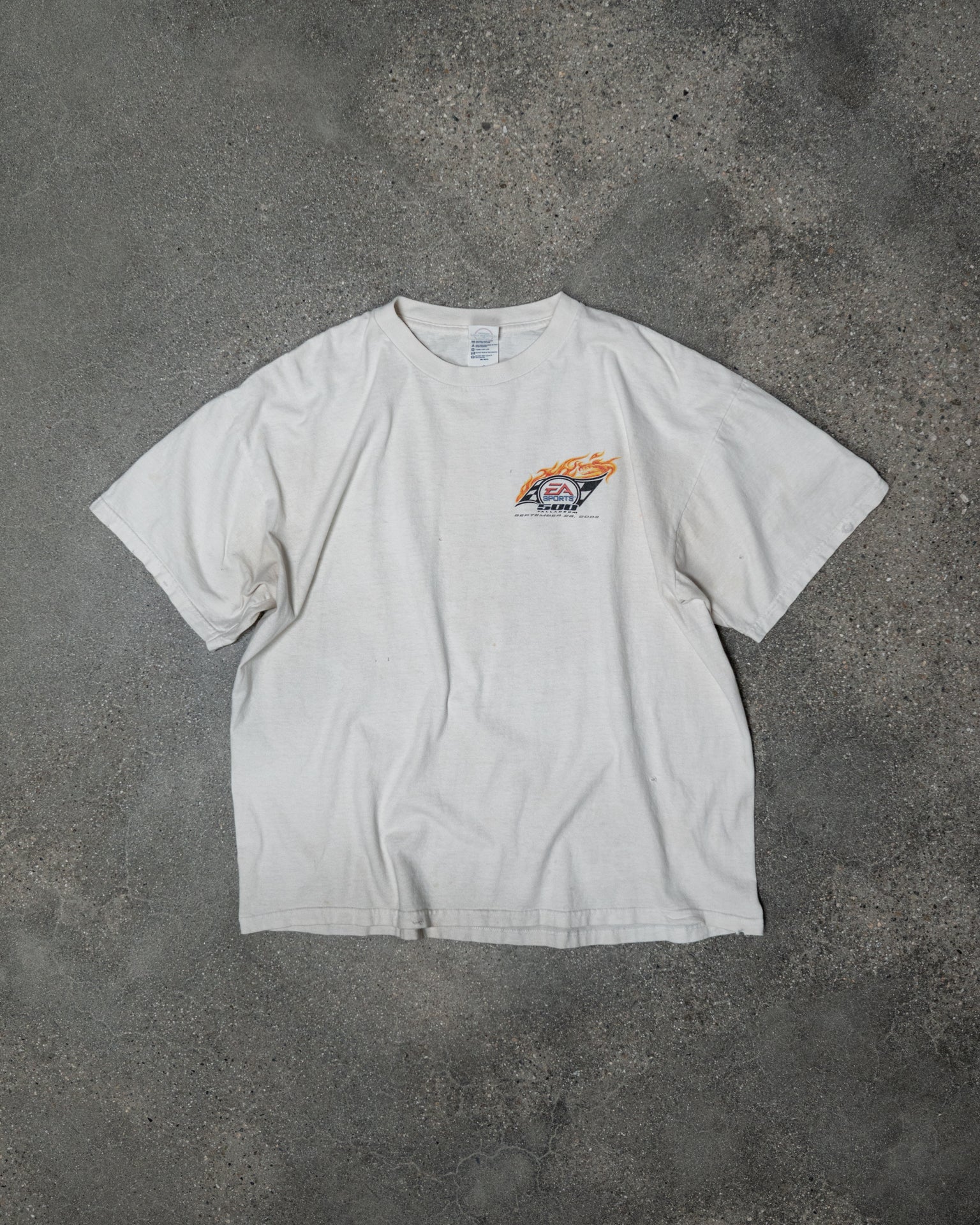 Vintage 'EA SPORTS 500 Talladega' Tee – XL - Milhouse Ltd Premium Gaming Product - Gifts for Gamers - Elevate your Gaming Setup